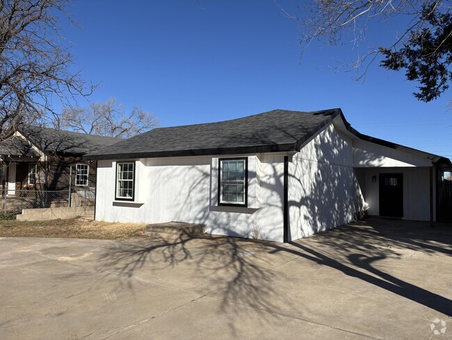 Building Photo - 2718 Cornell St Rental