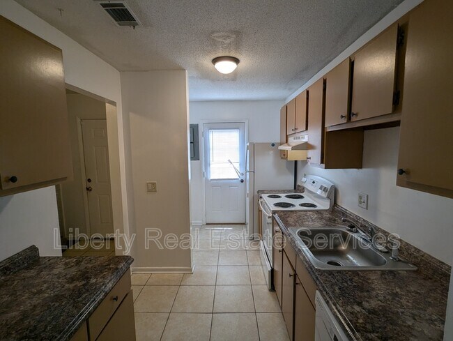 Photo - 727 S Main St Unit Apt 101