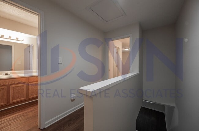 Photo - 221 Schultz St