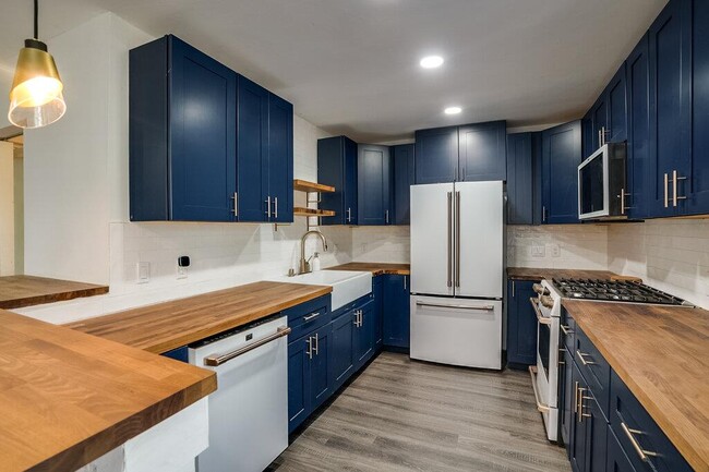 Photo - 1043 Springdale Rd