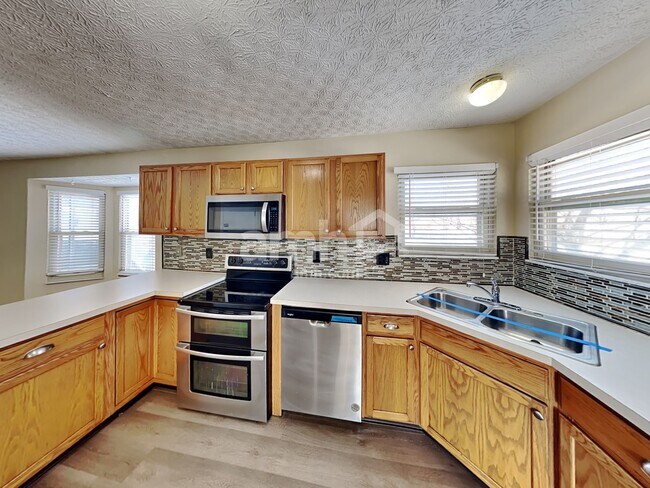 Photo - 5798 Sharets Dr