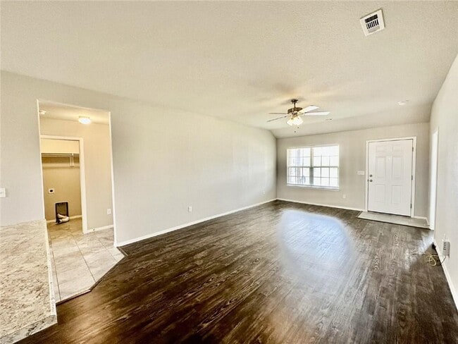 Photo - 1600 Scotland Dr