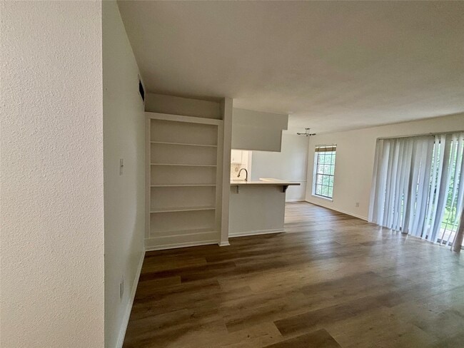 Photo - 2800 Jeanetta St Unidad 2008