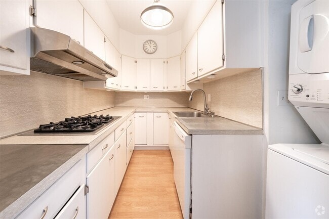 Building Photo - 115 Wolfs Ln Unit 1 Rental