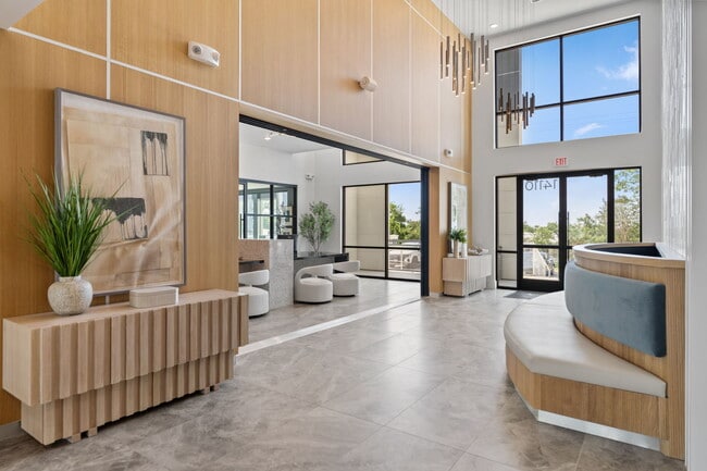 Leasing Office - Ariza 290 West