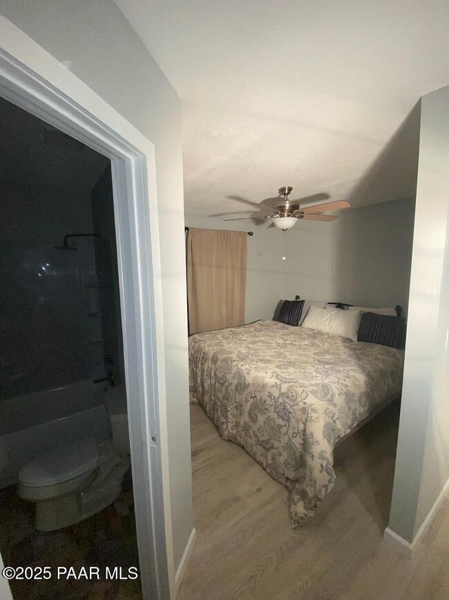 Photo - 1 Bar Heart Dr