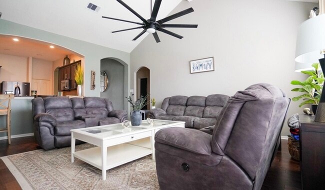 Photo - 2109 Mooncrest Dr