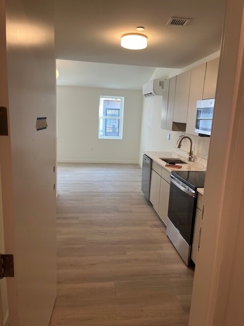 Photo - 92 E Forest Ave
