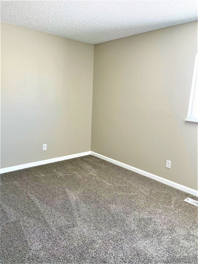 Photo - Cute 2 Bedroom Apartment for Rent on Provincial Drive