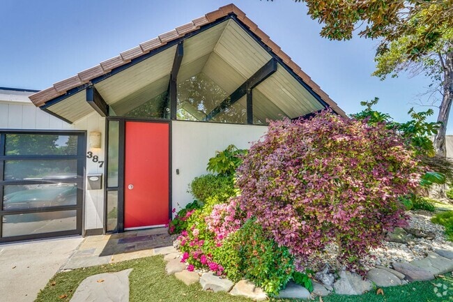 Building Photo - Gorgeous 4 Bed, 2 Bath Eichler in Sunnyvale Rental