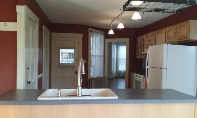 Kitchen - 89 Elm St Unit 1
