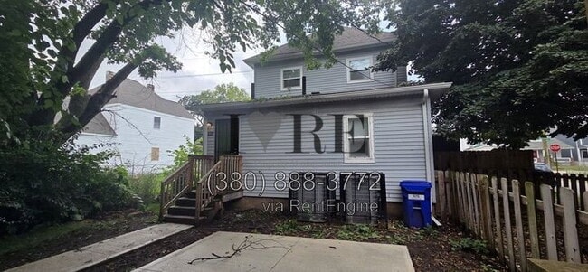 Building Photo - 878 Sullivant Ave