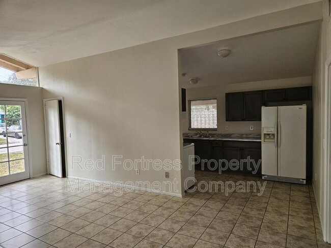 Photo - 1635 Newport Ct