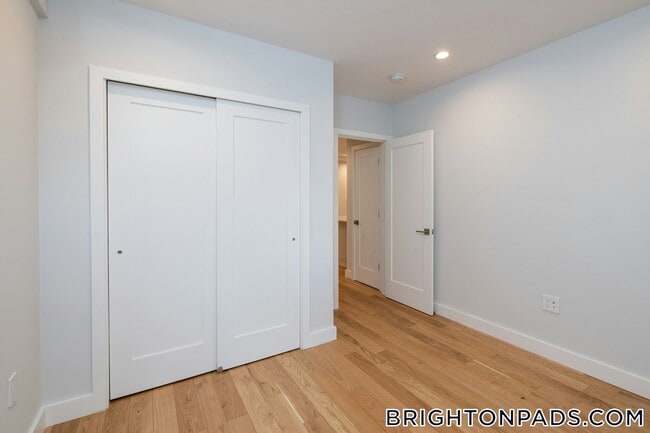 Photo - 288 Chestnut Hill Ave Unidad 24