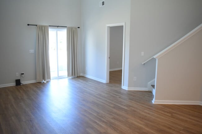 Photo - 1070 Clapboard Ln