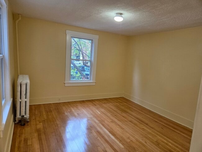 Photo - 153 Hamilton St