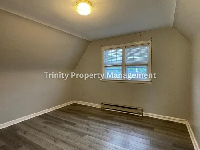Photo - 106 1/2 Burton Ave, Apt B