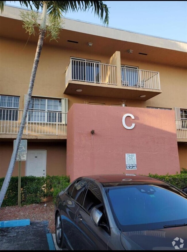 Building Photo - 7510 SW 152nd Ave Unit C204 Rental