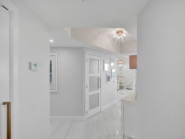 Photo - 411 N New River Dr E Unidad 1204