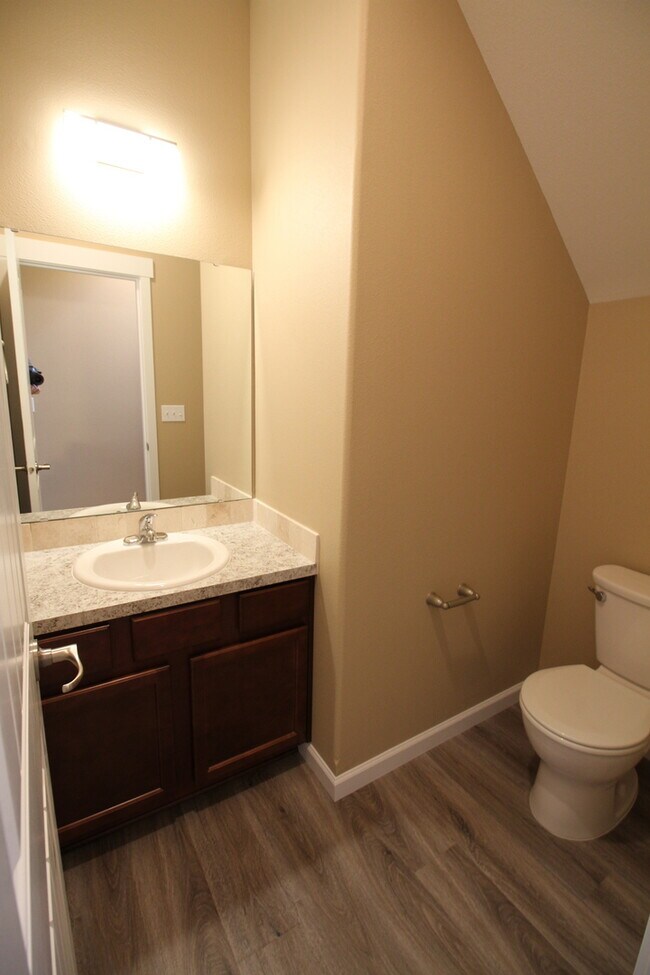 Photo - 1544-1546 Tripp St SE