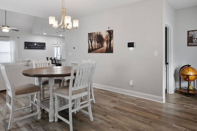 Photo - 515 Woodtrace Dr
