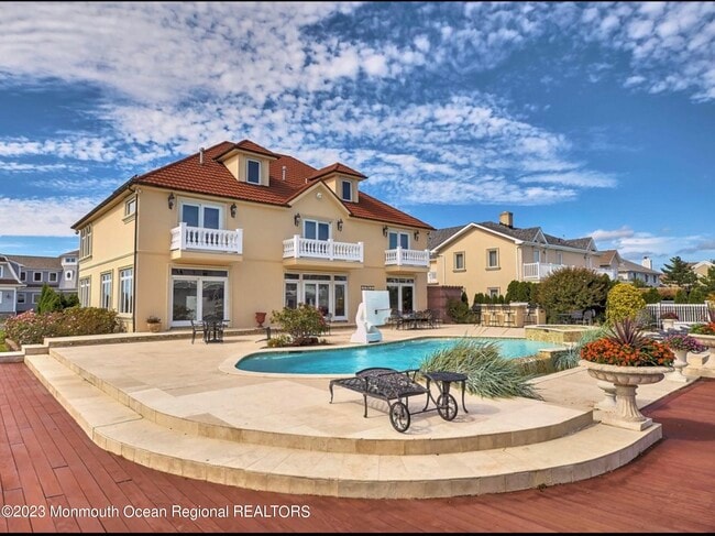 Photo - 220 Pointe Dr