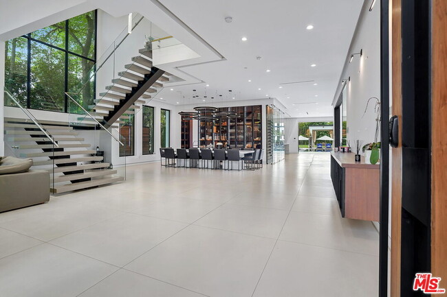 Photo - 6029 Melvin Ave