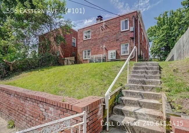 Building Photo - 506 Eastern Ave NE Unit (#101)