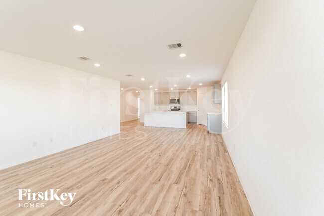 Photo - 456 Maple Bnd Ln