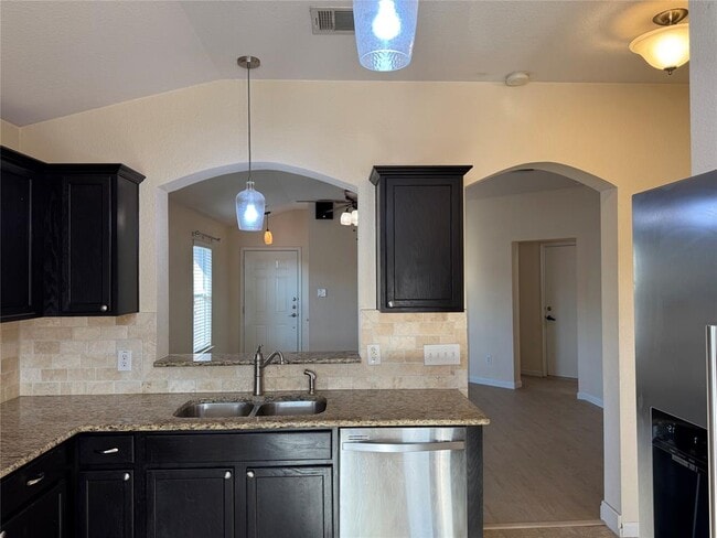 1015 Remington Dr