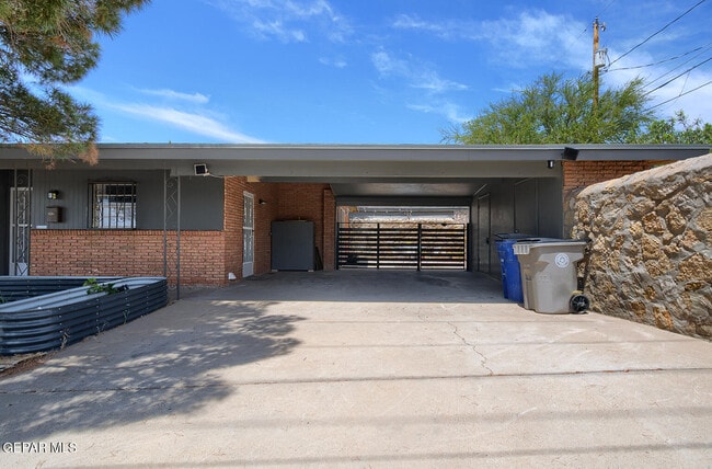 Photo - 2927 Harrison Ave