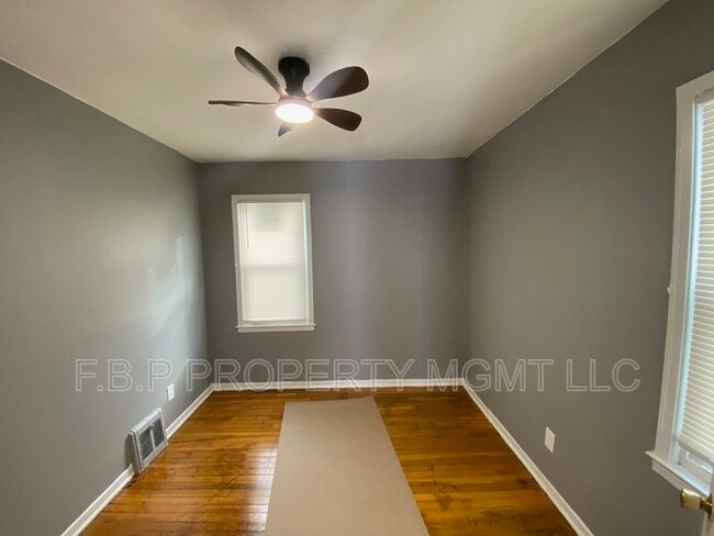 Photo - 17190 Ontario St