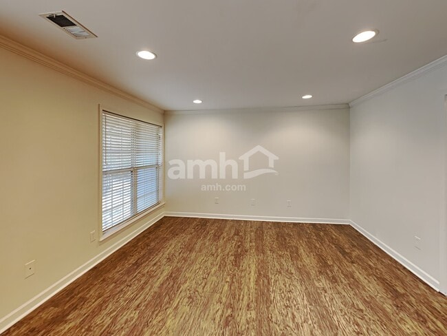 Photo - 3604 McPhail Dr NW