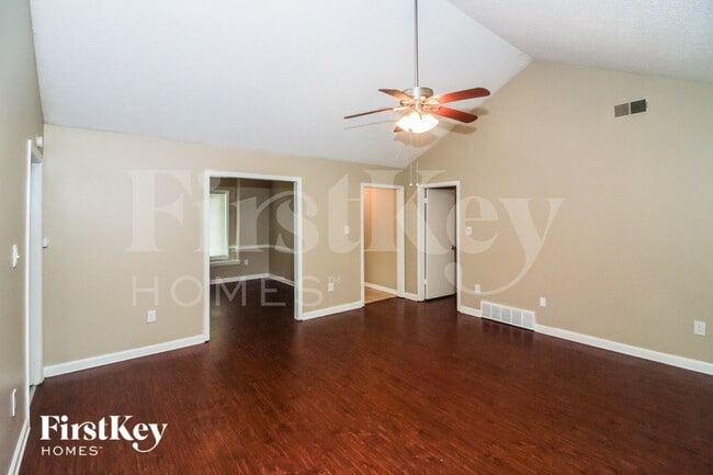 Photo - 3833 Lucerne Dr