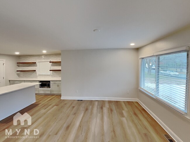 Photo - 4110 Broadview Dr