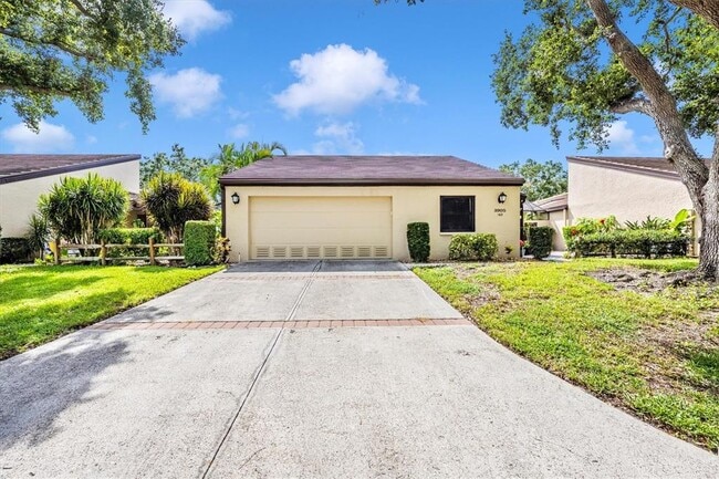 Building Photo - 3905 Glen Oaks Manor Dr Rental