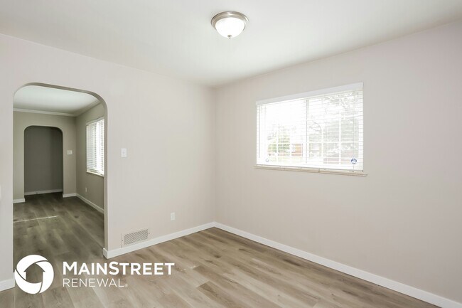 Photo - 9171 Vine St