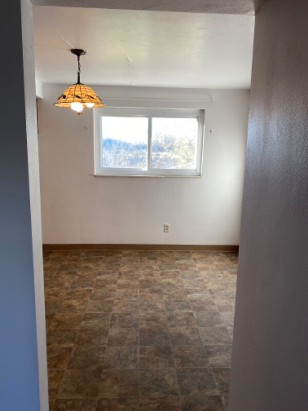 Photo - 128 Spring Ln