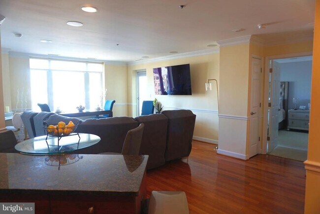 Photo - 100 Harborview Dr Unit 611