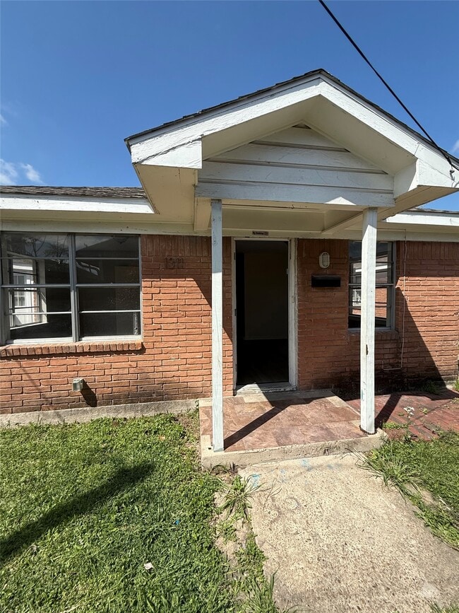 Photo - 1309 Malvern St