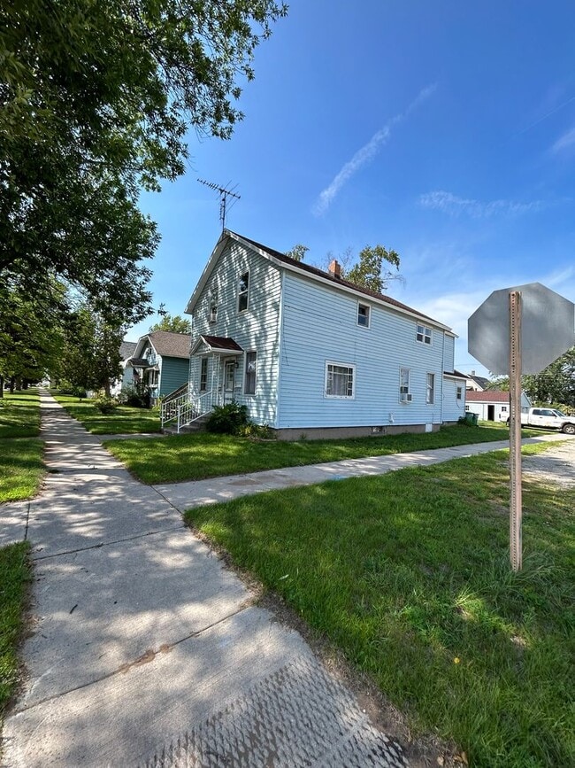 Building Photo - 802 Terrace Ave Unit 802 1/2 Terrace