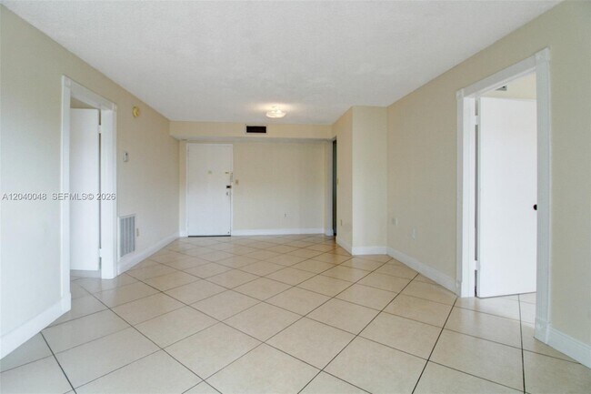 4717 NW 7th St Unit 604-10