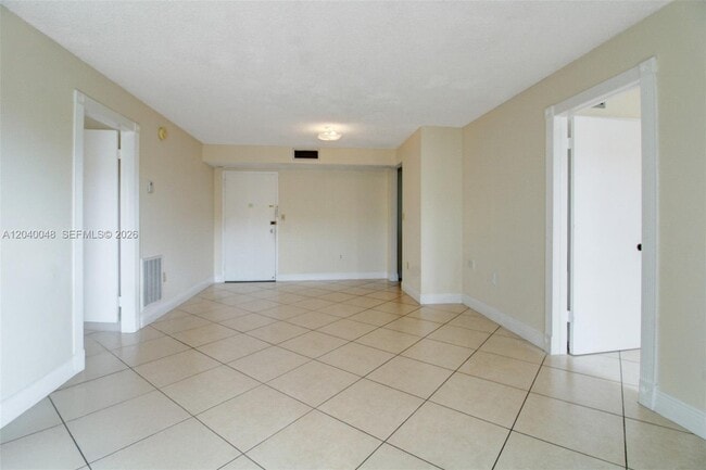 Photo - 4717 NW 7th St Unidad 604-10