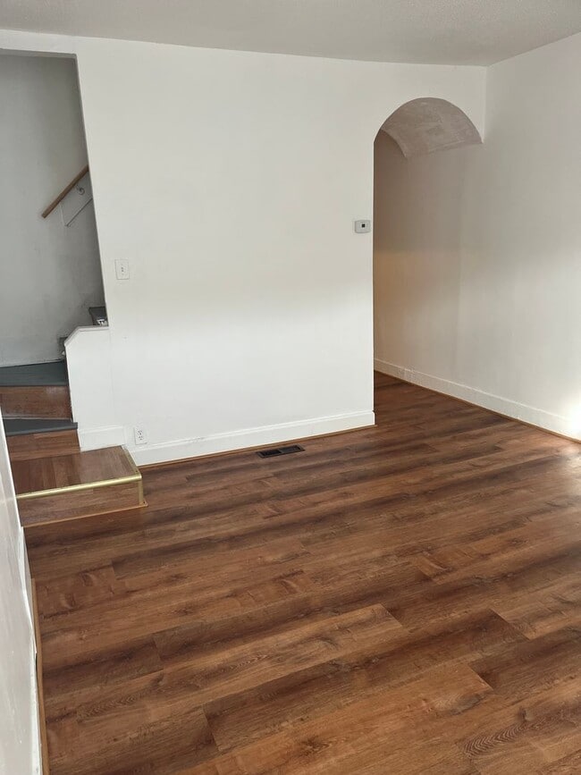 Photo - 1918 Penrose Ave