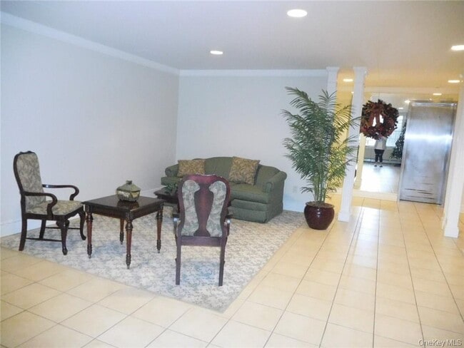 Photo - 4 Consulate Dr Unit 1-M