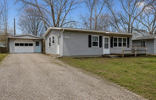 Building Photo - 1827 Parkdale Dr