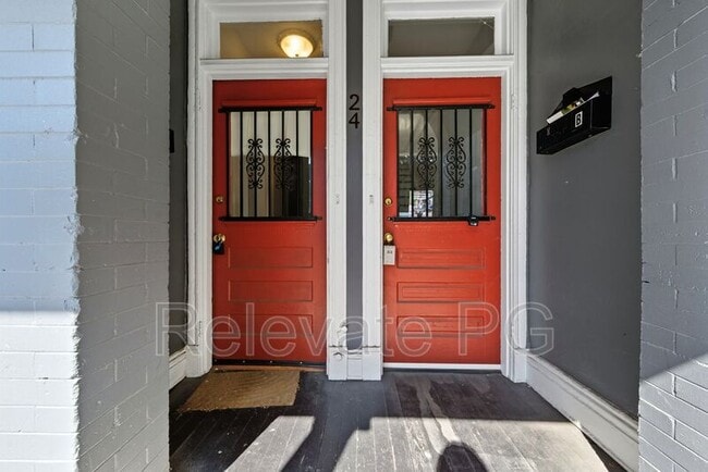 Building Photo - 24 S Davis Ave Rental