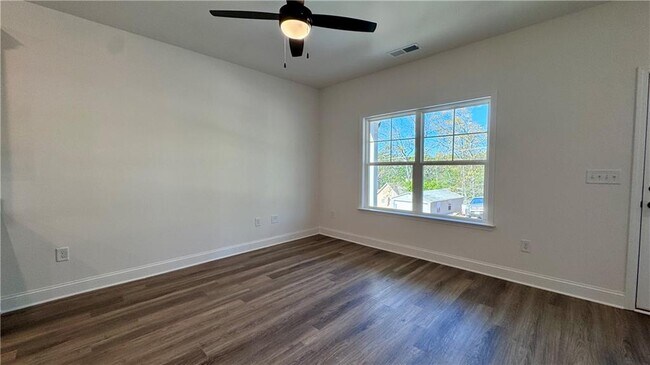 Photo - 1915 Driftwood Cir