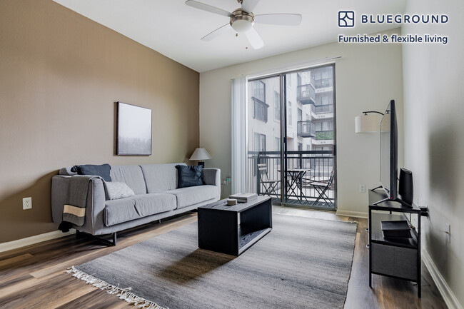 Building Photo - 11501 Century Oaks Terrace Rental