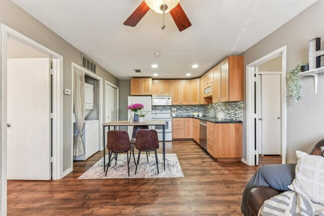 Photo - 1624 Aquarena Springs Dr Unit B111